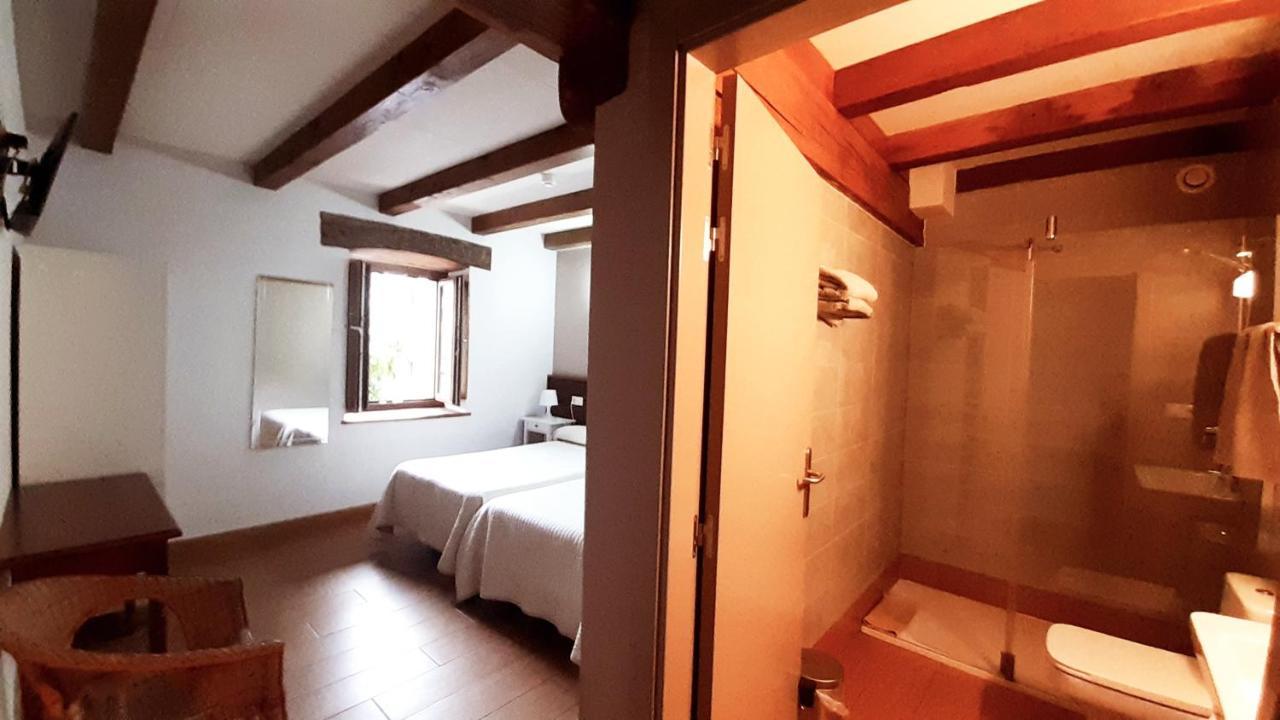 Hostal-Cicloturismo Lopenea 莱萨 外观 照片